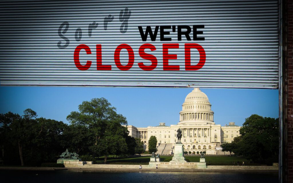 US_Capitol_building_with_blinds_closed